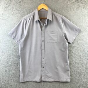 Vuori Men's Gray Short Sleeve Button Up Shirt Size M